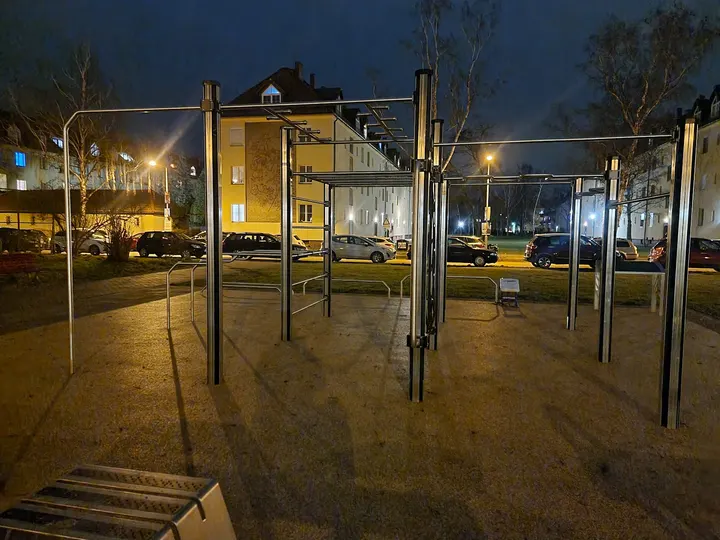 Calisthenics — Calisthenics in Falkenhagener Feld, Berlin