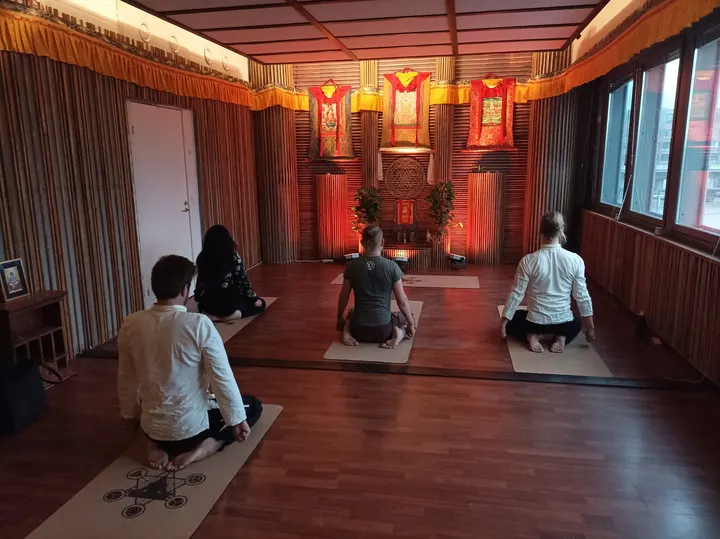 Tibetan traditional tsa lung yoga school — jooga-studio – Sörnäinen, Helsinki — 2