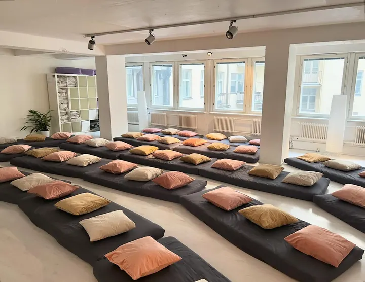 Yoga by Mikaela — jooga-studio – Kamppi, Helsinki — 3