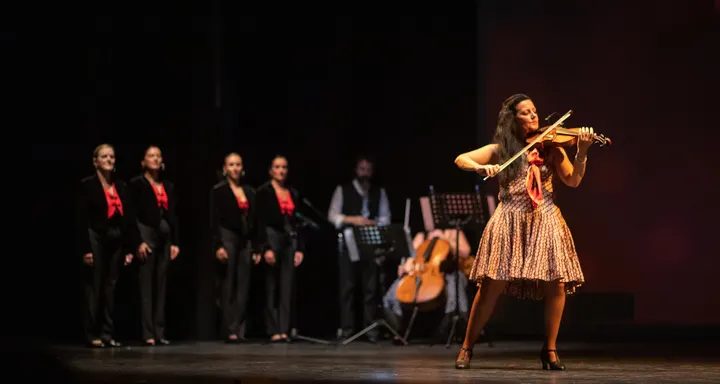 LUYTON DANZA — Baile en La Corredoria, Oviedo