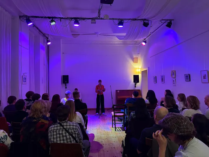 Yoga im Fincan mit Sandro — Yoga in Neukölln, Berlin