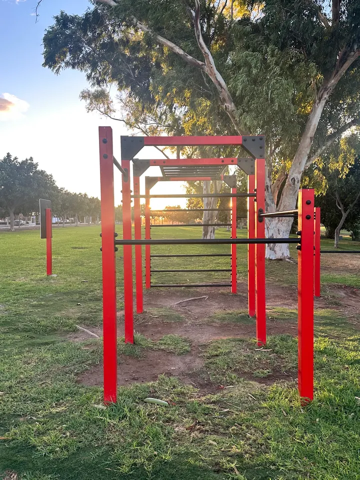 Zona de calistenia — calisthenics-studio en El Toyo, Almería — 3