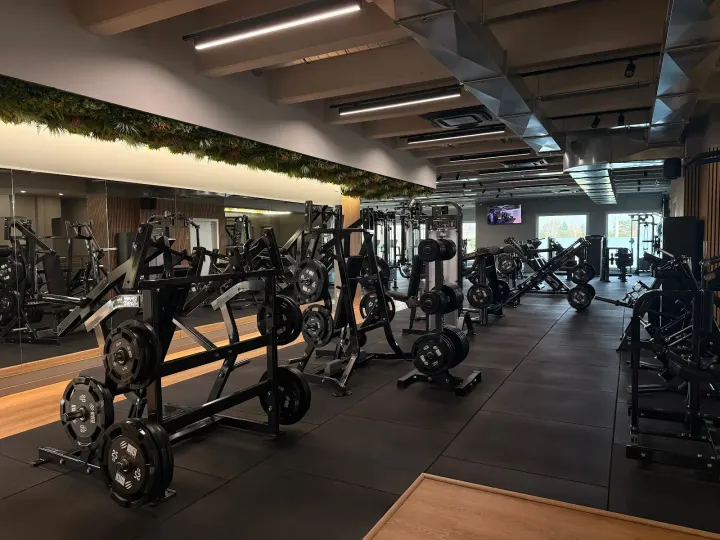 RIVEN Fitness CLUB — Palestre a Valera, Varedo