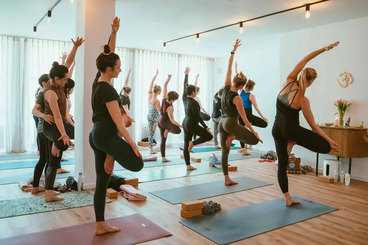 YEAH YOGA Augsburg — Yoga in Innenstadt, St. Ulrich-Dom, Augsburg