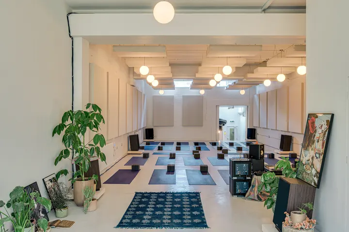 Om Being — yoga-studio in Shacklewell, London — 2