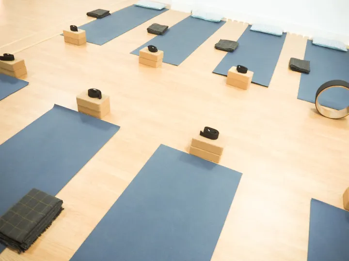 AM YOGA — Yoga en Mestalla, Valencia