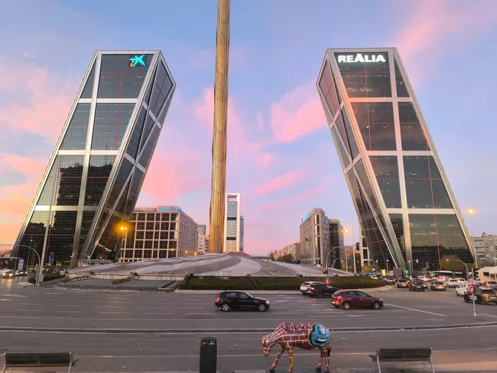 Zagros Sports International Puerta de Europa — Estudio de fitness en Chamartín, Madrid