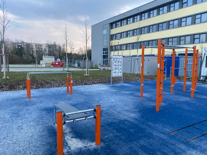 Fitnessplatz Schulcampus — calisthenics-studio in Rostock — 5