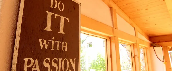 Sandra Gebhardt – Yoga Am Kunstfeld — yoga-studio in Dünnwald, Köln — 2