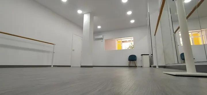 Danza Clásica - María López — baile-studio en Triana Este, Sevilla — 2