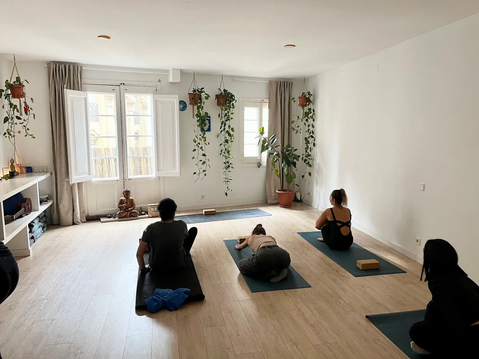 Los mejores estudios de yoga en Barcelona 2026