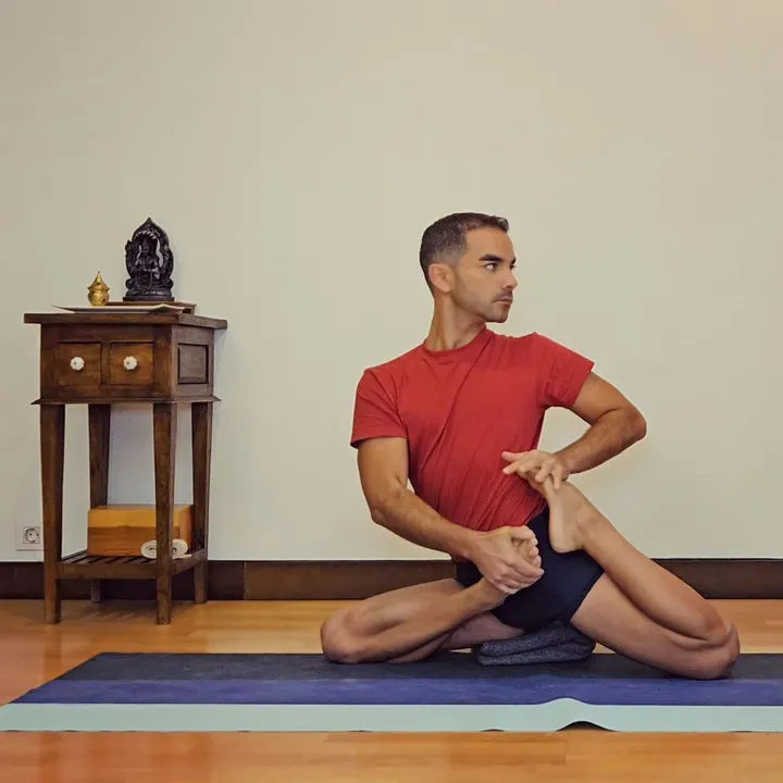 Escuela de Yoga Burgos SL — Yoga en Vadillos, Burgos