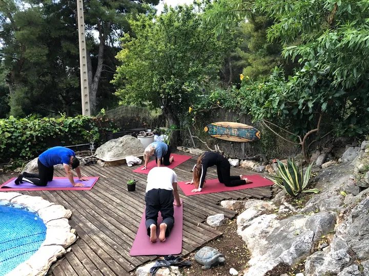 NeoAnanda Yoga y Meditación Castelldefels — Yoga en Castelldefels