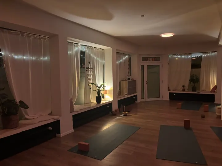 DreiHasenYoga Paderborn — Yoga in Schloß Neuhaus, Paderborn