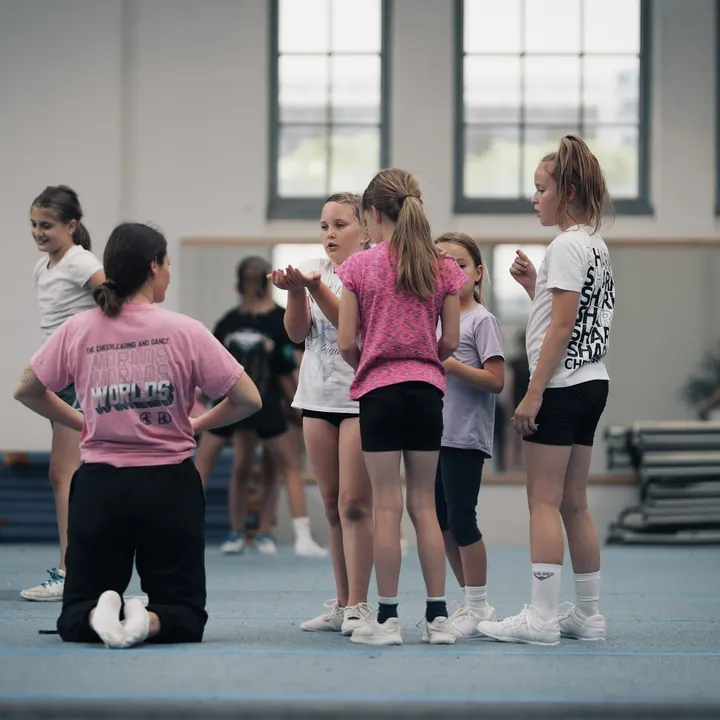 Sharks Cheer Squad - Shark Tank Hürth — tanz-studio in Köln — 3