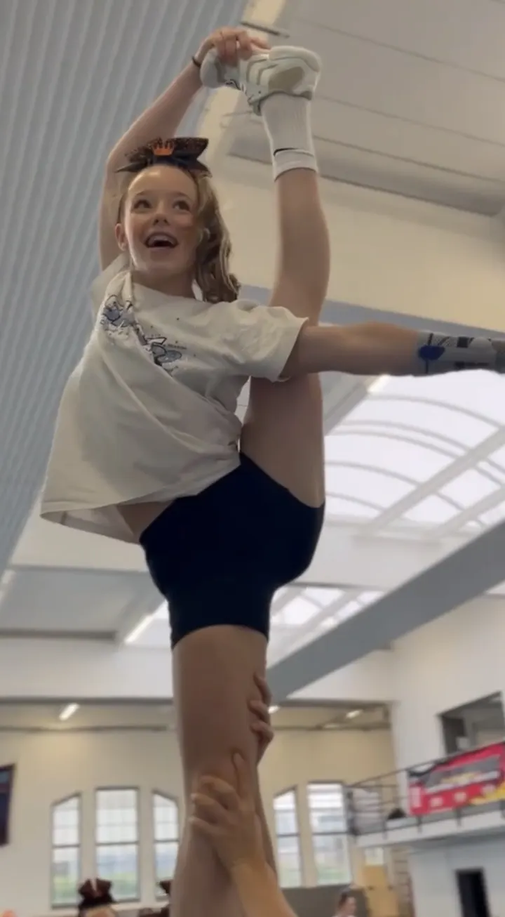 Sharks Cheer Squad - Shark Tank Hürth — tanz-studio in Köln — 5
