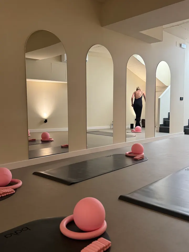 Temple Pilates Studio — Reformer Pilates en Sant Martí, Barcelona