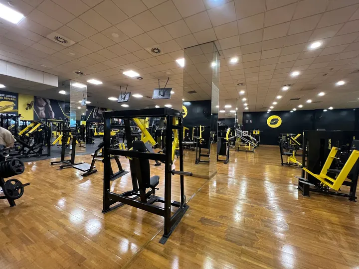Centro Deportivo Sthenos — Estudio de fitness en Dos Hermanas