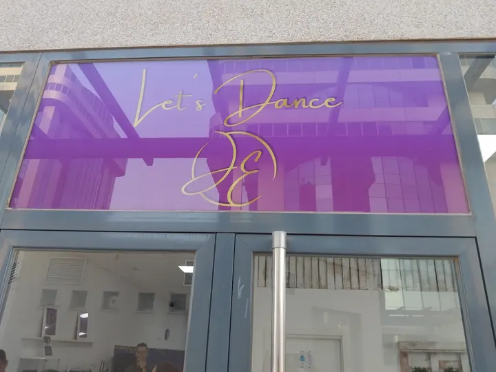 Let´s dance — baile-studio en Distrito Norte, Sevilla — 2