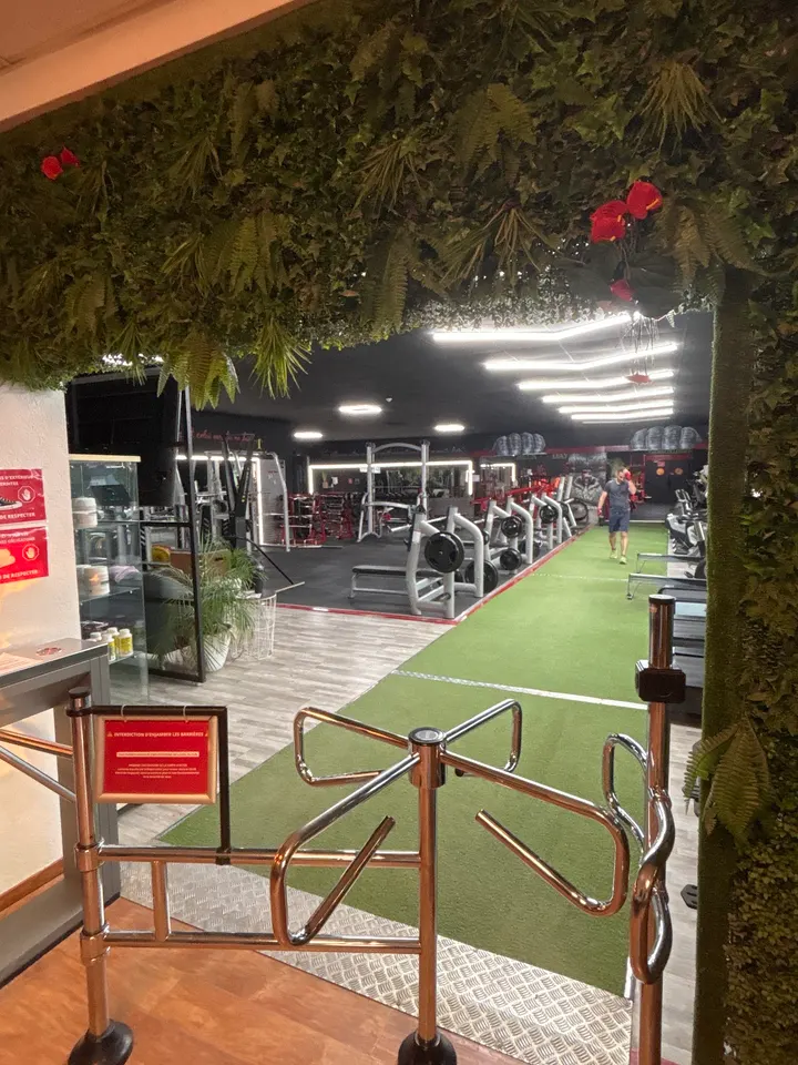 4D GYM CLUB — salle de fitness-studio au Thor — 2