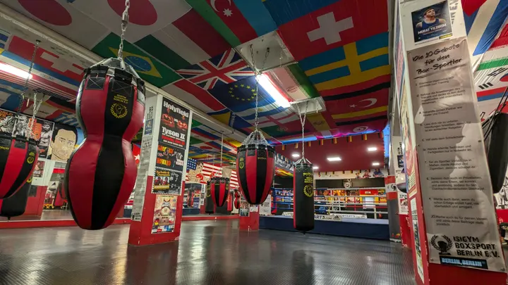 Isigym e.V. — Fitnessstudio in Schöneberg, Berlin