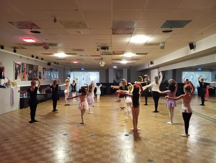 DancePlanet — tanz-studio in Unterrath, Düsseldorf — 2