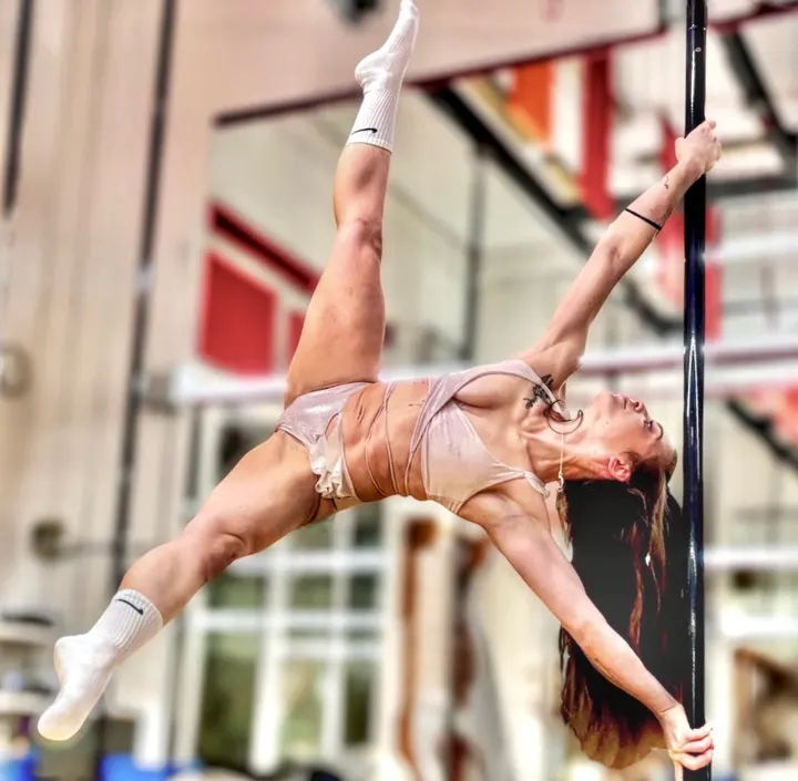 Corso Pole Dance a Rimini — pole dance-studio a Rimini — 2