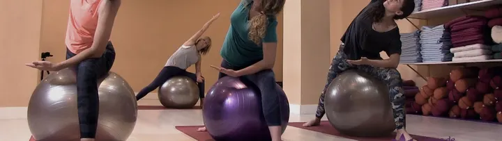 Yoga Online Madrid - Yoga Online Prenatal Madrid - Starenyoga — Yoga en Universidad, Madrid