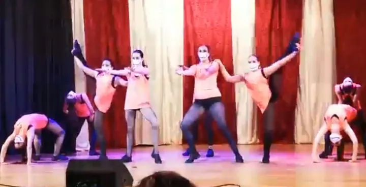 Escuela De Danza Elizabeth Lapuente — baile-studio en Alborchí, Valencia — 3