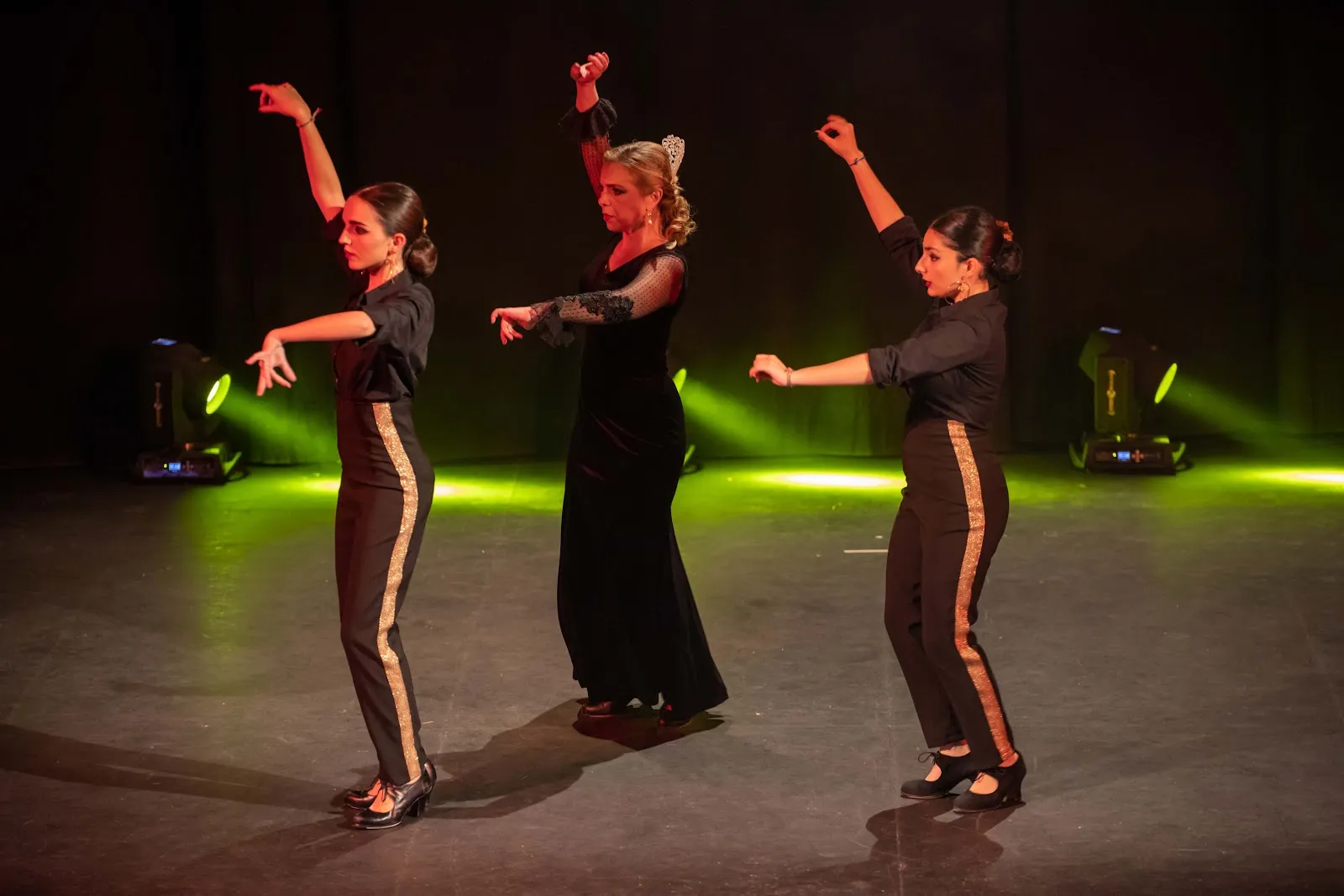 R.D Raquel Damas — baile-studio en Jaén — 2