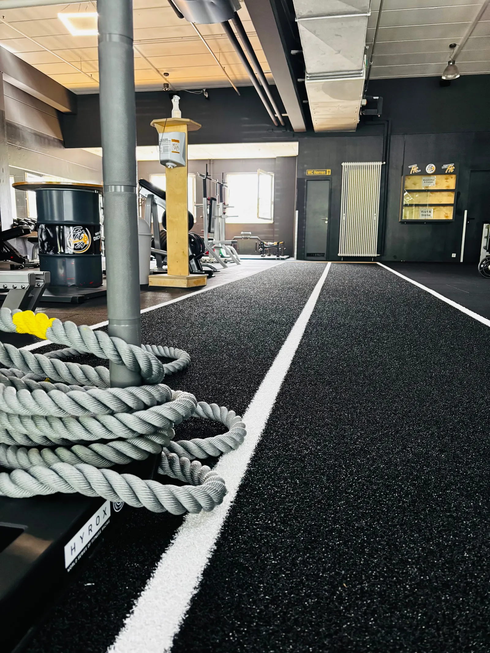 Fit 24, Inh. Thomas Schießl Fitnesscenter — fitnessstudio in Weiden i.d.OPf. — 2