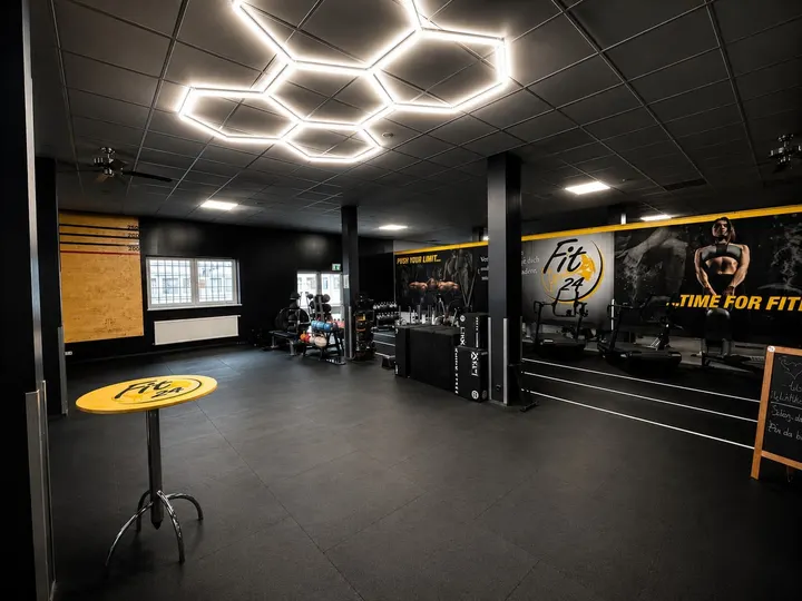 Fit 24, Inh. Thomas Schießl Fitnesscenter — Fitnessstudio in Neubau, Weiden i.d.OPf.