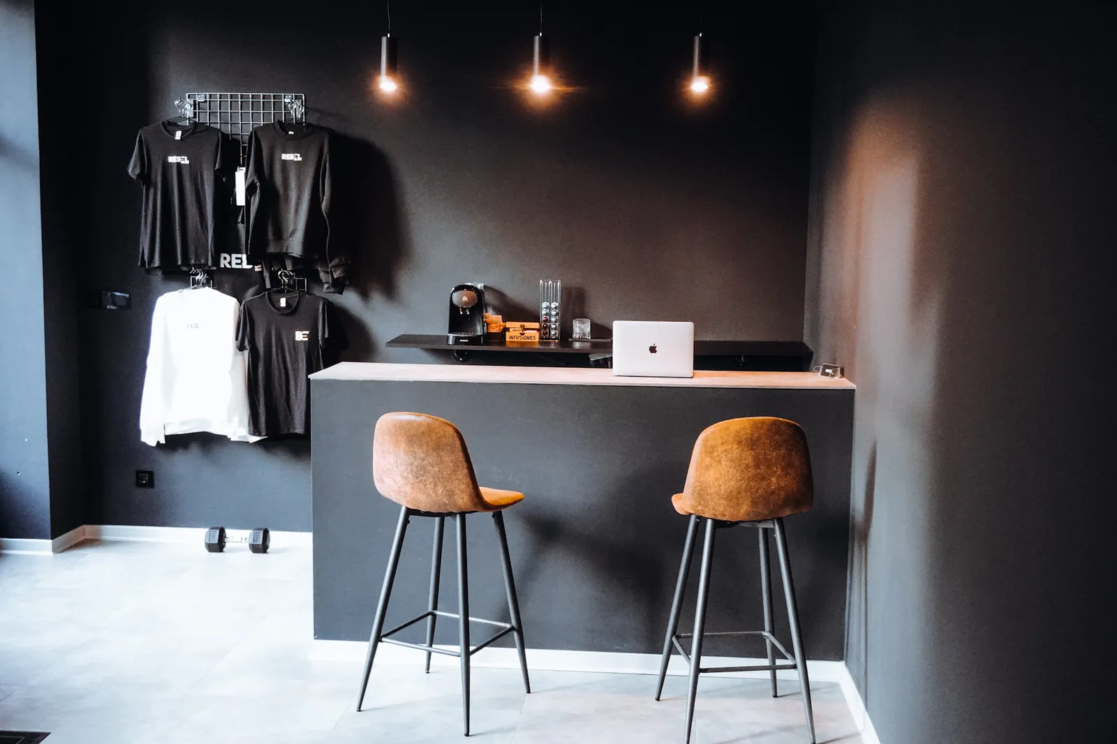 Rebel Boutique Fitness Studio — träningsstudio-studio i As Travesas, Vigo — bild 2
