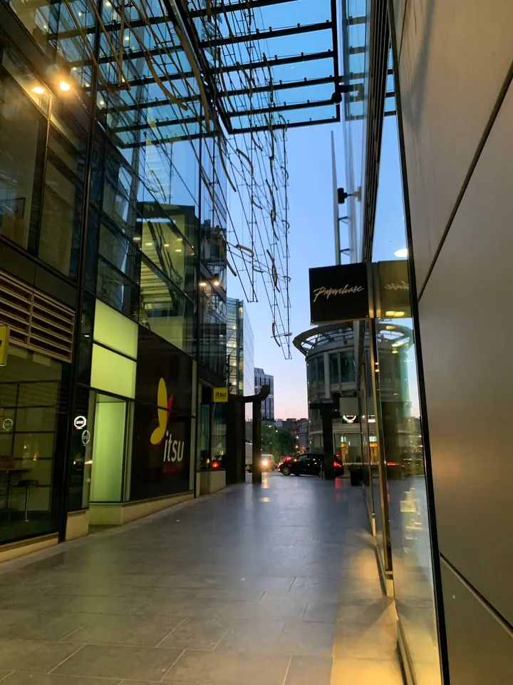 The Refinery E9 — studio in West Smithfield, London — 3