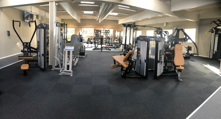 Struer Fitness — Træningsstudio i Gimsing, Struer