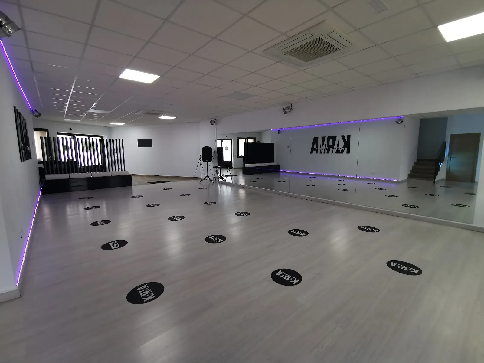1017 DANZAS URBANAS SL — baile-studio en Navalcarnero — 5