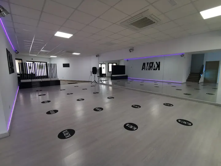 1017 DANZAS URBANAS SL — baile-studio en Navalcarnero — 5
