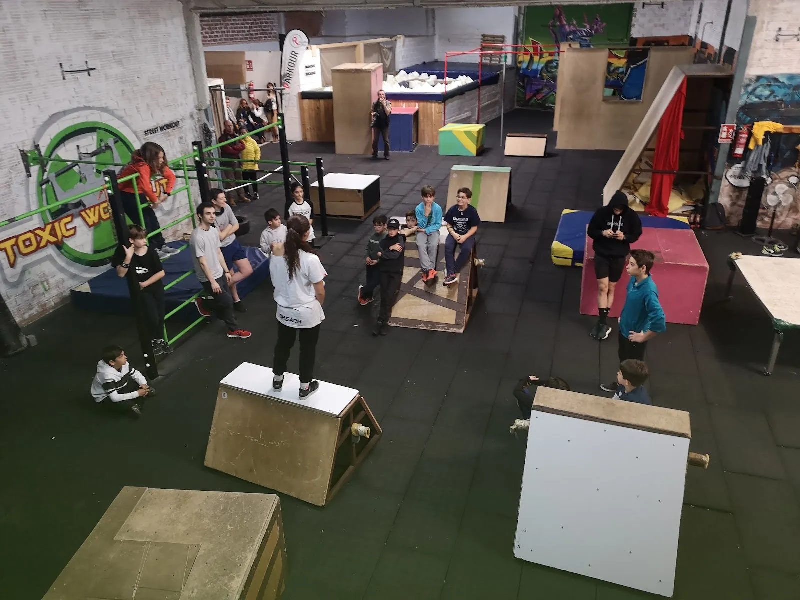 R-evolution school — escalada-studio en Russafa, Valencia — 3