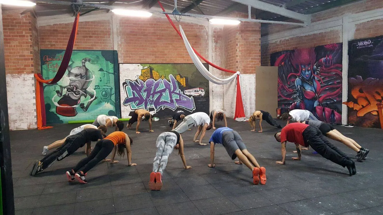 R-evolution school — escalada-studio en Valencia — 5