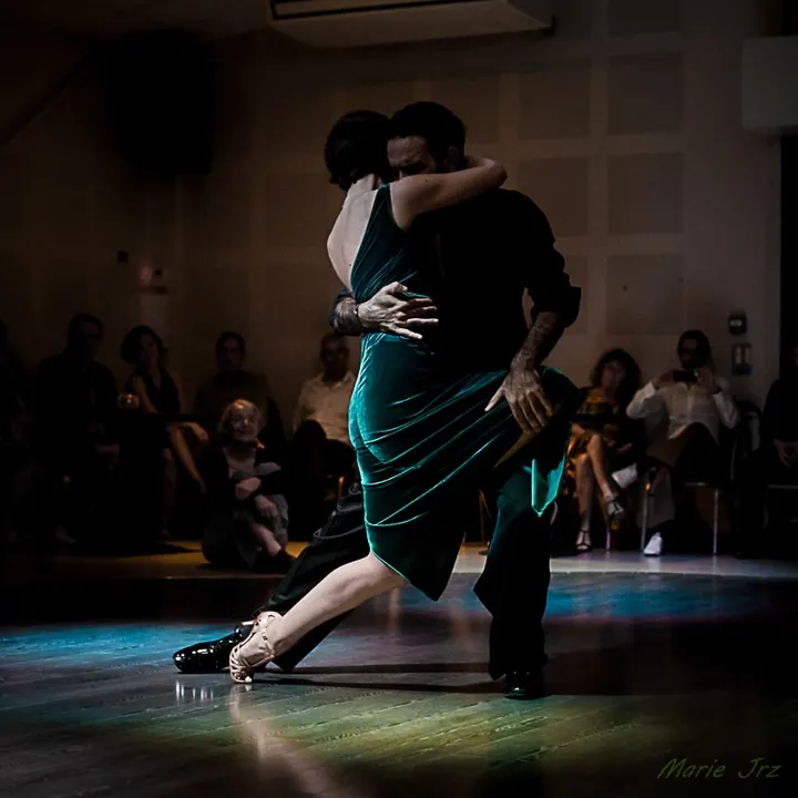 Aix-en-Tango — danse-studio à Éguilles — 3