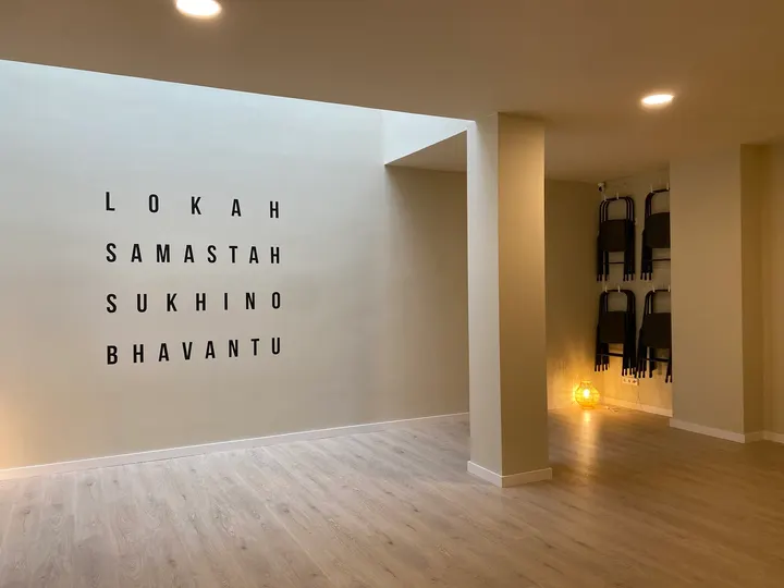 YogaOne Badalona Centre — Yoga en Casagemes, Badalona