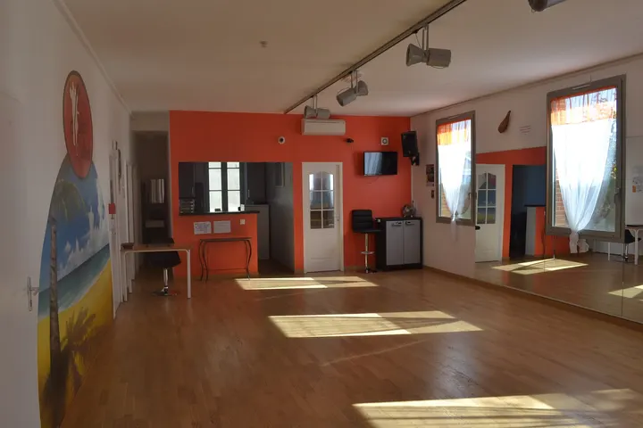 Latino Caliente — danse-studio à Minimes / Barrière de Paris / Ponts-Jumeaux / La Vache / Raisin / Fondeyre, Toulouse — 2
