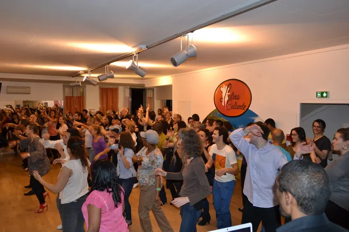 Latino Caliente — Danse à Minimes / Barrière de Paris / Ponts-Jumeaux / La Vache / Raisin / Fondeyre, Toulouse
