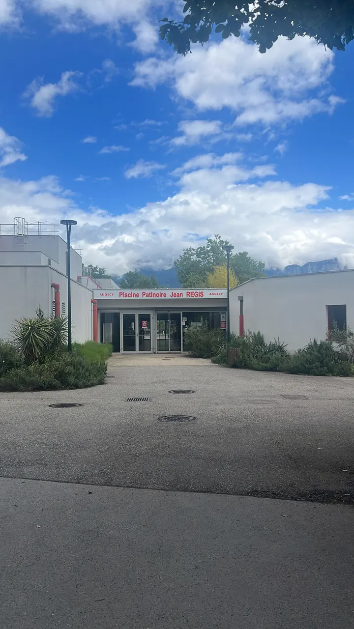 Piscine Jean Régis — salle de fitness-studio à Annecy — 5