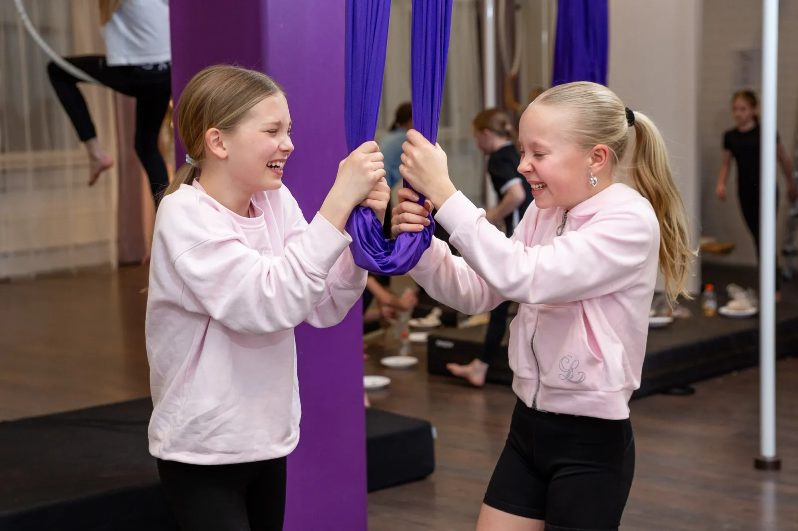 Rock the Pole East Mode — pole fitness-studio – Helsinki — 4