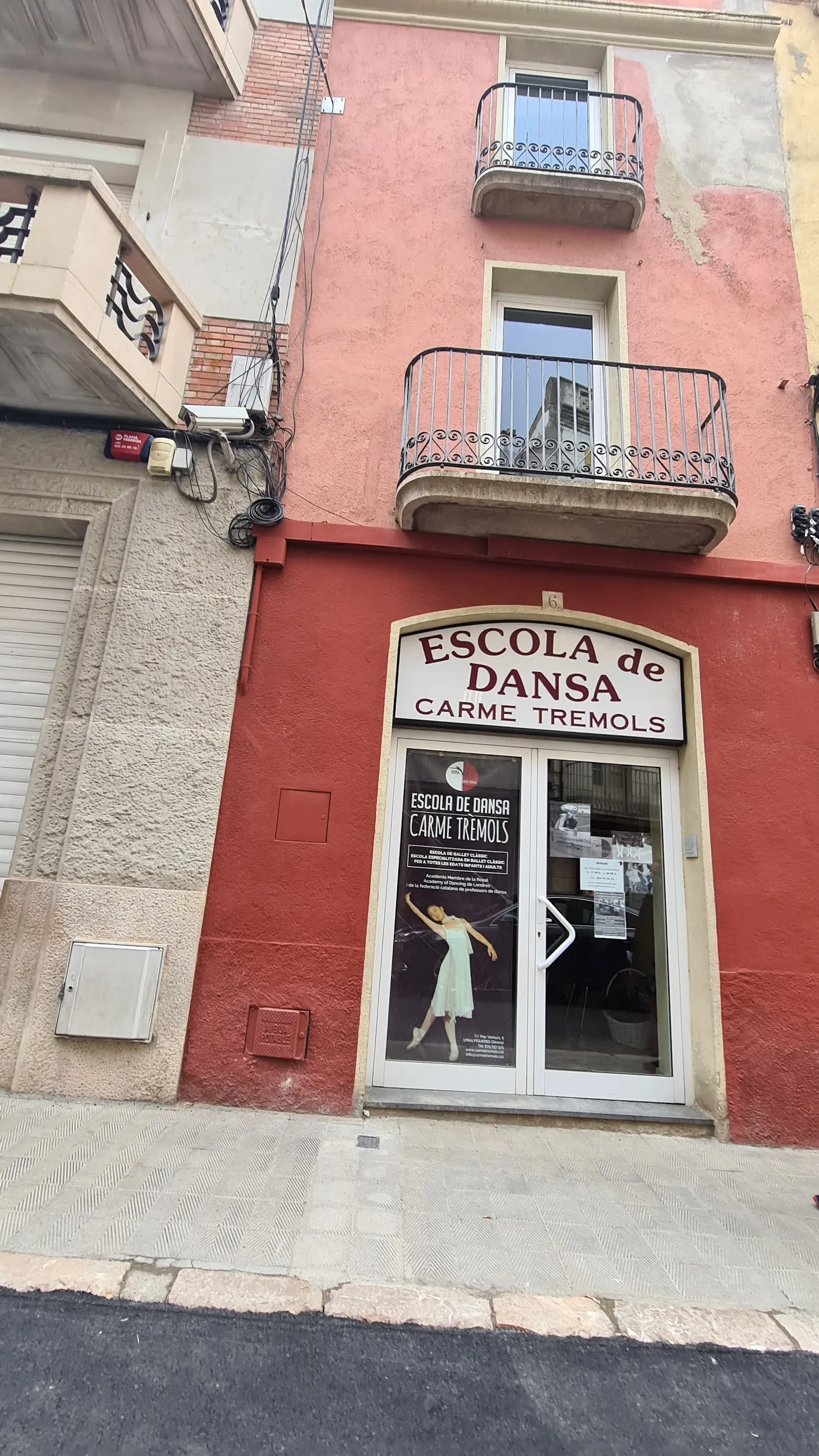 Carme Tremols Escola de Dansa — baile-studio en Figueres — 2