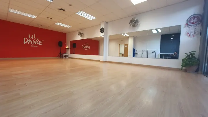 U!dance Girona — baile-studio en Mas Xirgu, Girona — 2