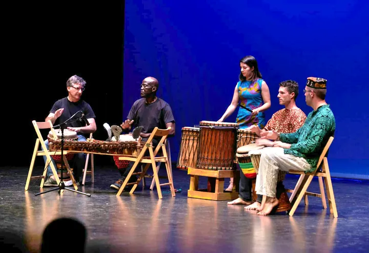 Danzalia Mundi — baile-studio en O Peruleiro, A Coruña — 3