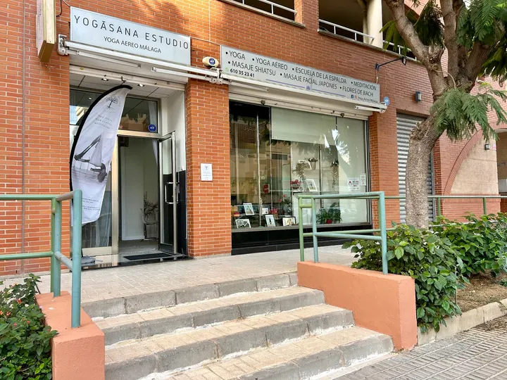 Yogāsana Estudio — Yoga en Guadaljaire, Málaga