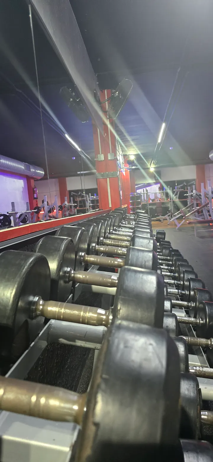 Iron Gym — estudio de fitness-studio en Sant Mori de Llefià, Badalona — 3